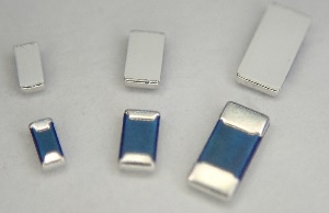 RLT車規厚膜低阻值貼片電流感應電阻