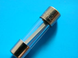 玻璃管保險絲和陶瓷管保險絲的區別